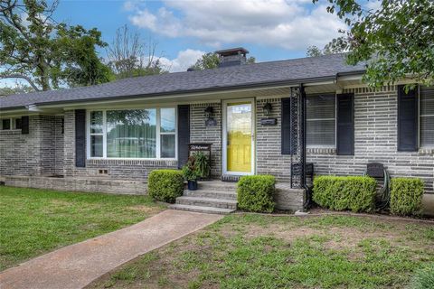 A home in Sulphur Springs