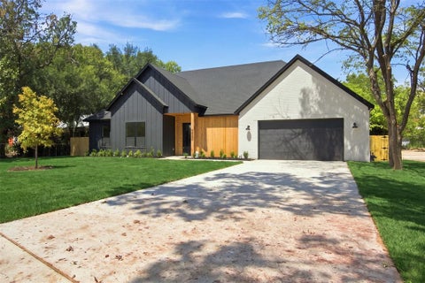 Photo of 3023 Mallory Drive, Dallas, TX 75216 (MLS # 21372788)