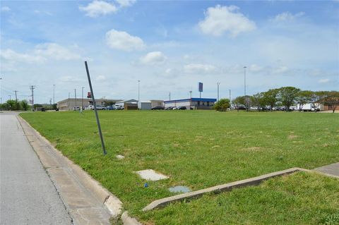 Photo of TBD Benton off Hwy 69 Street, Greenville, TX 75402 (MLS # 21224630)