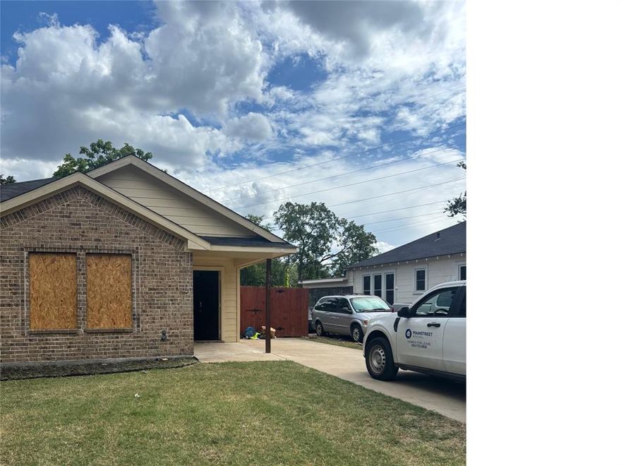 Opportunity awaits at 1410 Georgia Ave in Dallas! This 4-bedroom, 2-bathroom fixer-upper is being sold as-is and offers a spacious open floor plan ready for your personal touch. With generous living areas and a functional layout, this home has great potential for renovation or investment. Step outside to a large yard and patio—perfect for outdoor living, entertaining, or future upgrades. Conveniently located near schools, parks, and major highways. Great chance to create your ideal space or investment property.