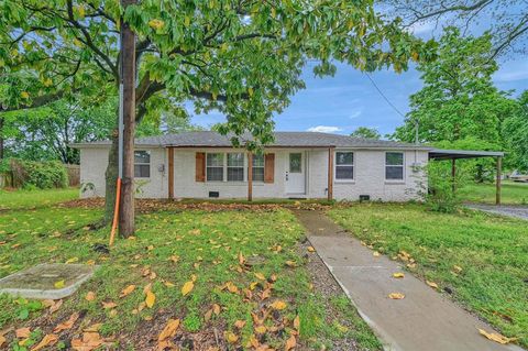 Photo of 312 Hackney Street, Collinsville, TX 76233 (MLS # 21095642)