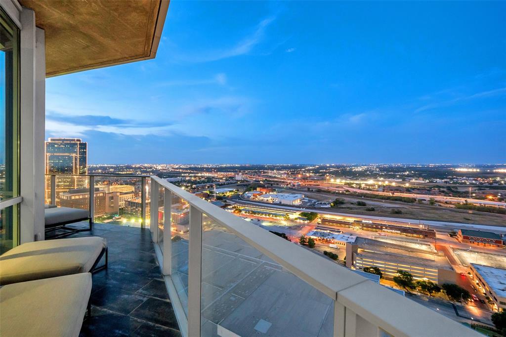 1301 Throckmorton Residences - Residential