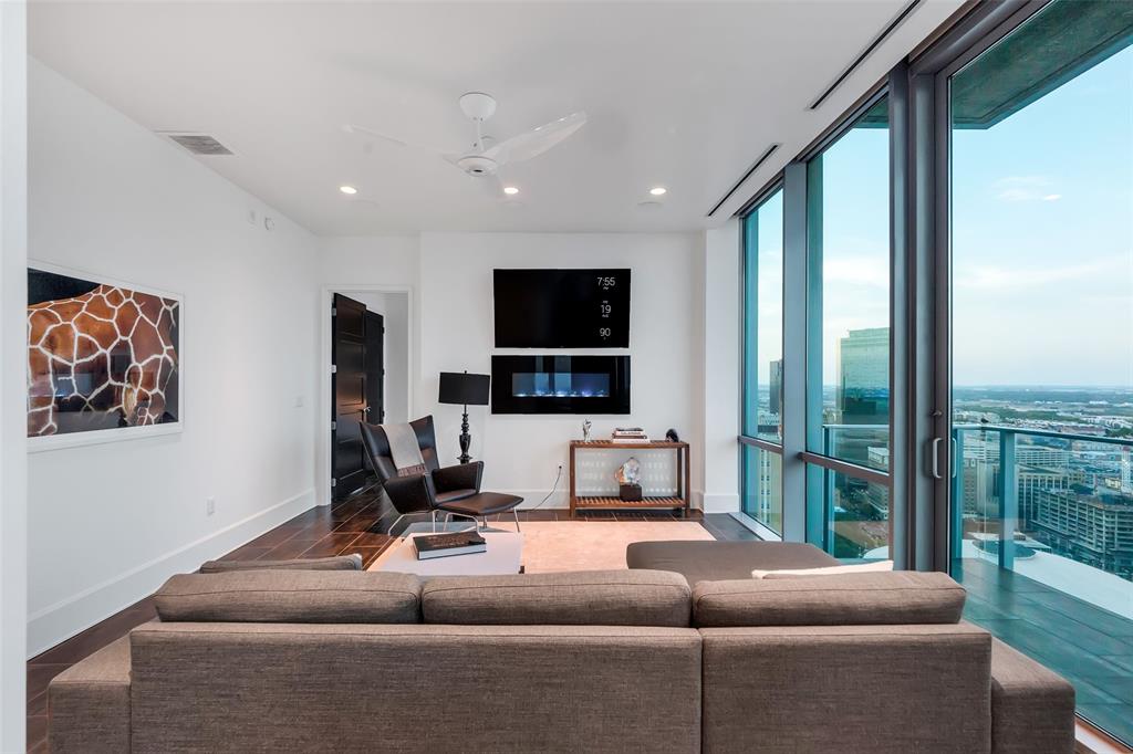 1301 Throckmorton Residences - Residential