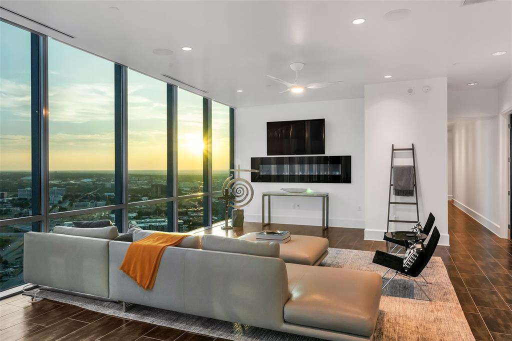 1301 Throckmorton Residences - Residential