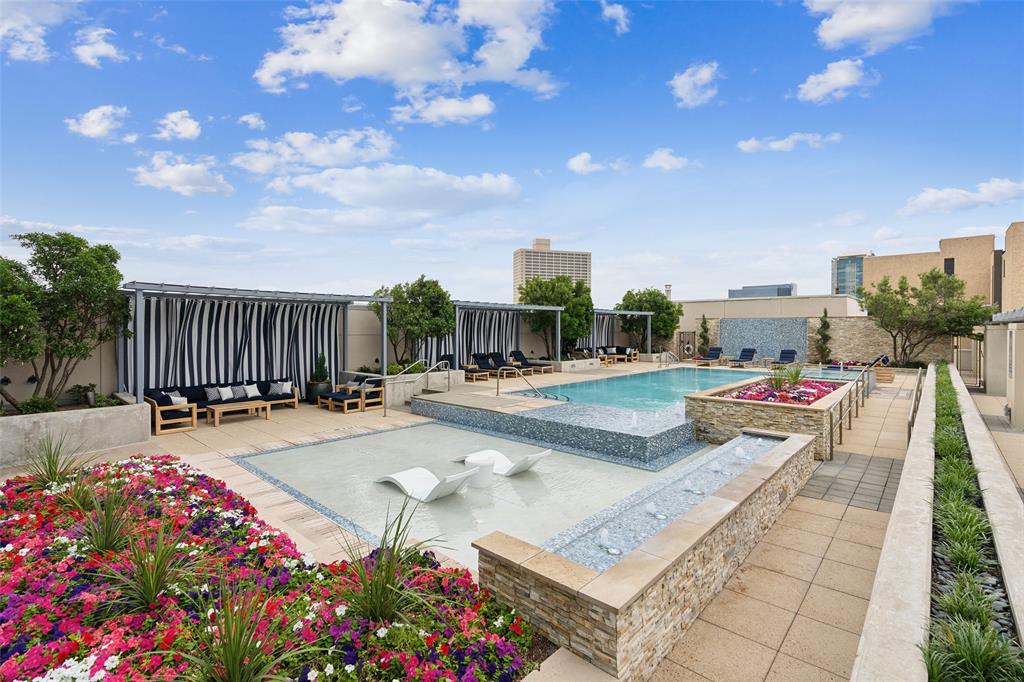 1301 Throckmorton Residences - Residential