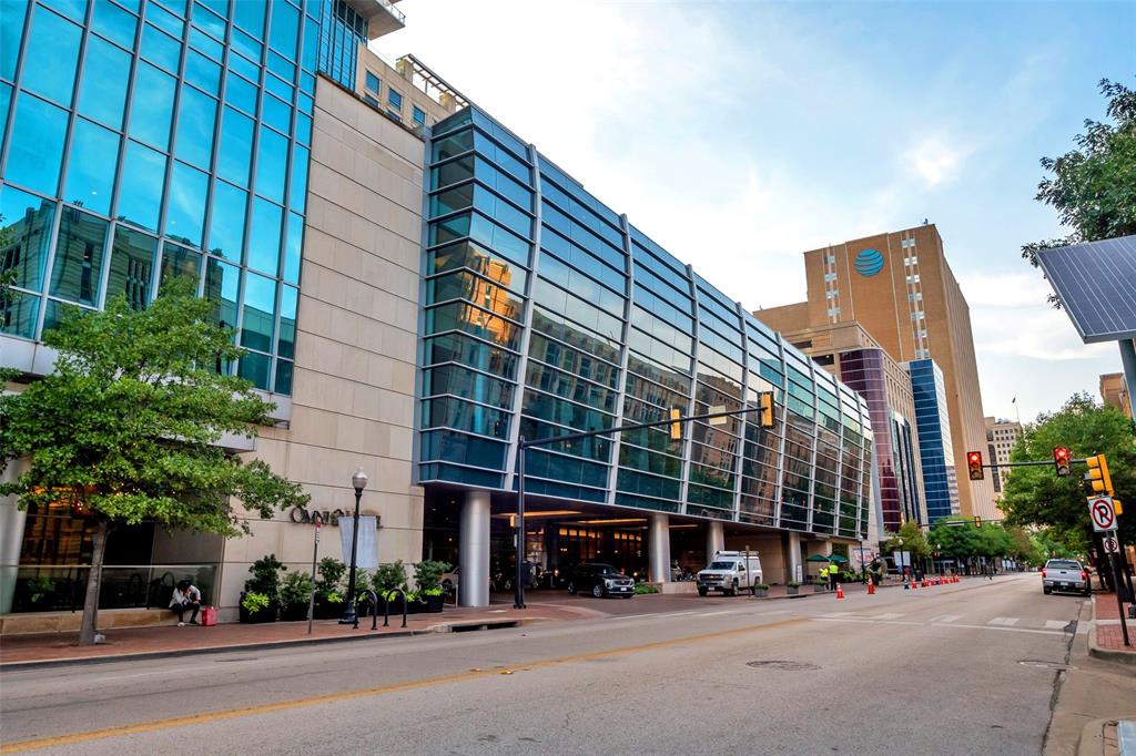 1301 Throckmorton Residences - Residential