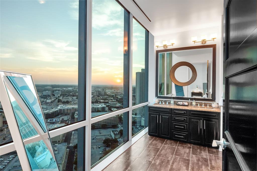 1301 Throckmorton Residences - Residential