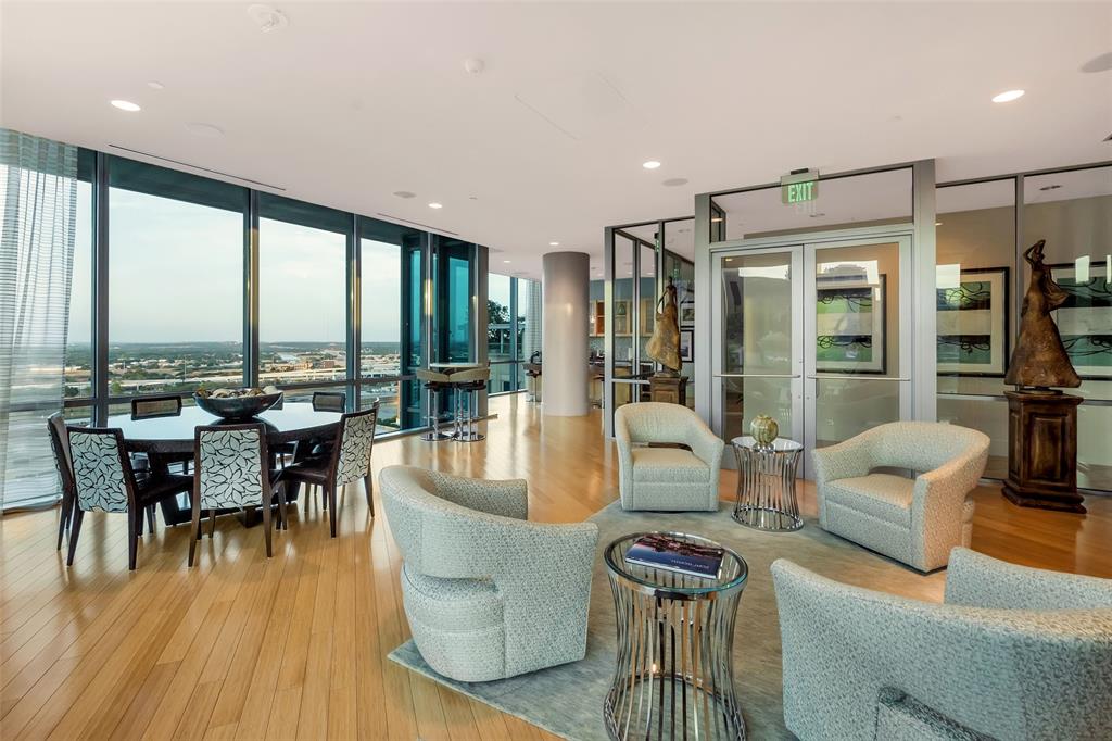 1301 Throckmorton Residences - Residential