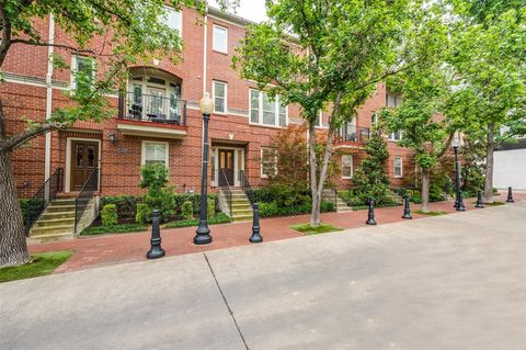 Photo of 2492 Worthington Street, Dallas, TX 75204 (MLS # 21256291)