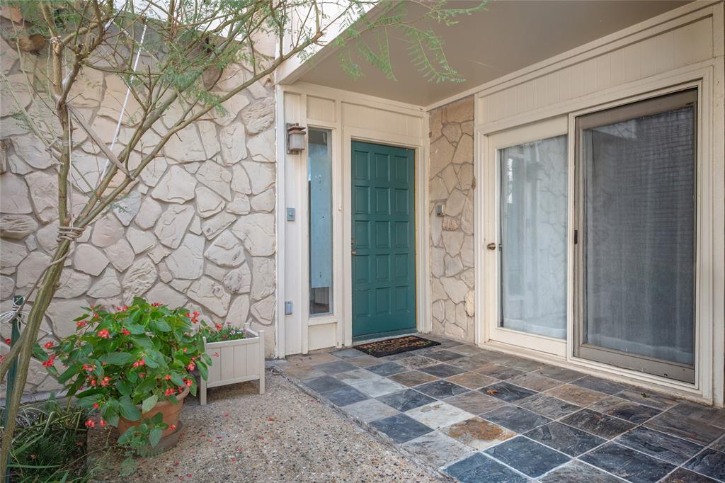 1822 Lakecrest Court