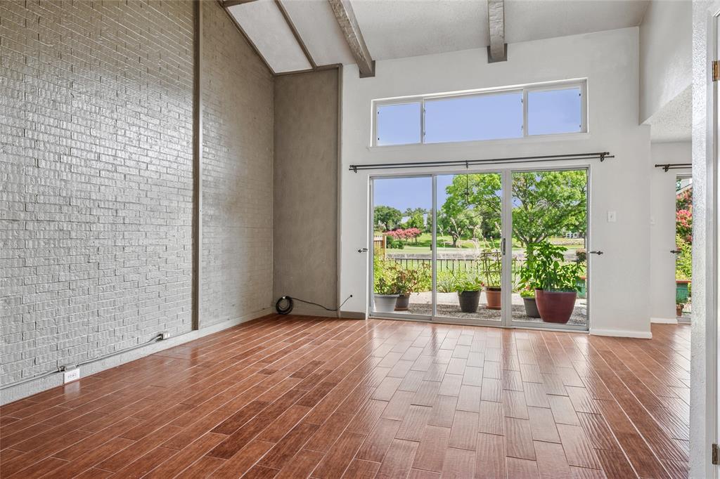 1822 Lakecrest Court