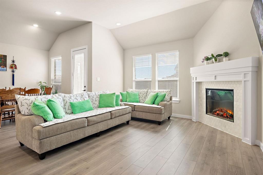 Justin Crossing Add - Residential