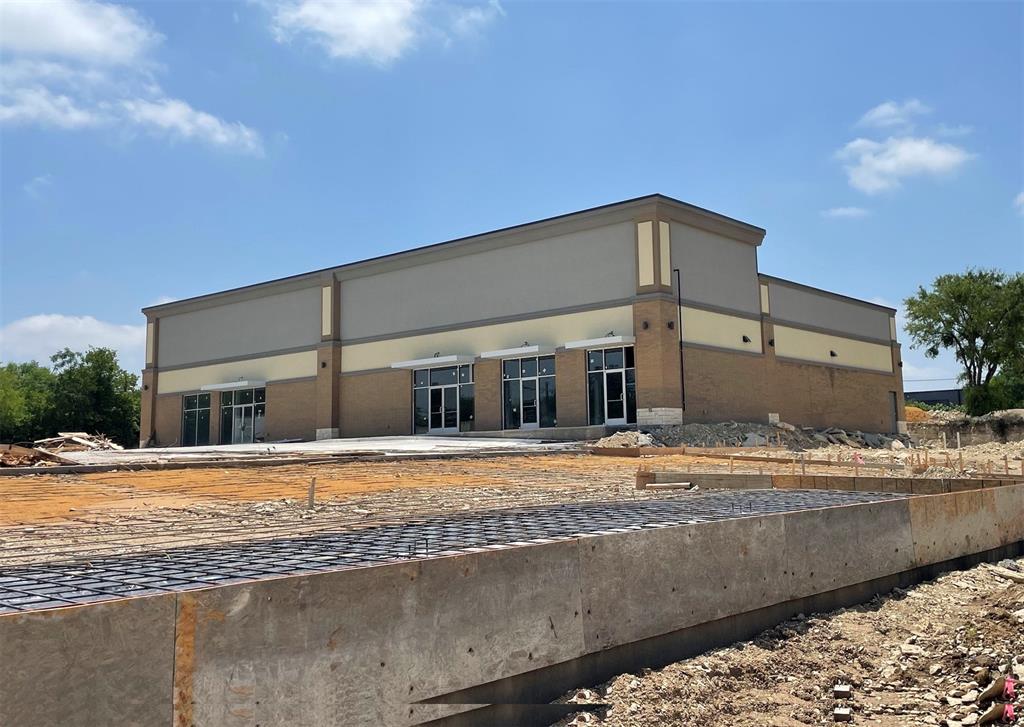 WOODHAVEN - Commercial Lease