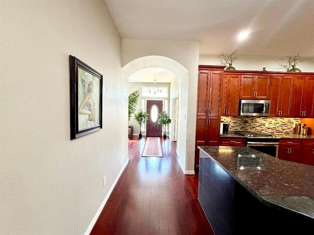 4898 Autumn Hill
