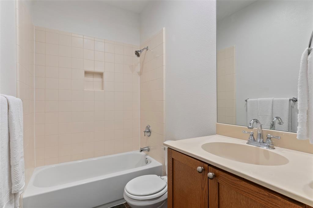 Carreras Twnhms Condos - Residential