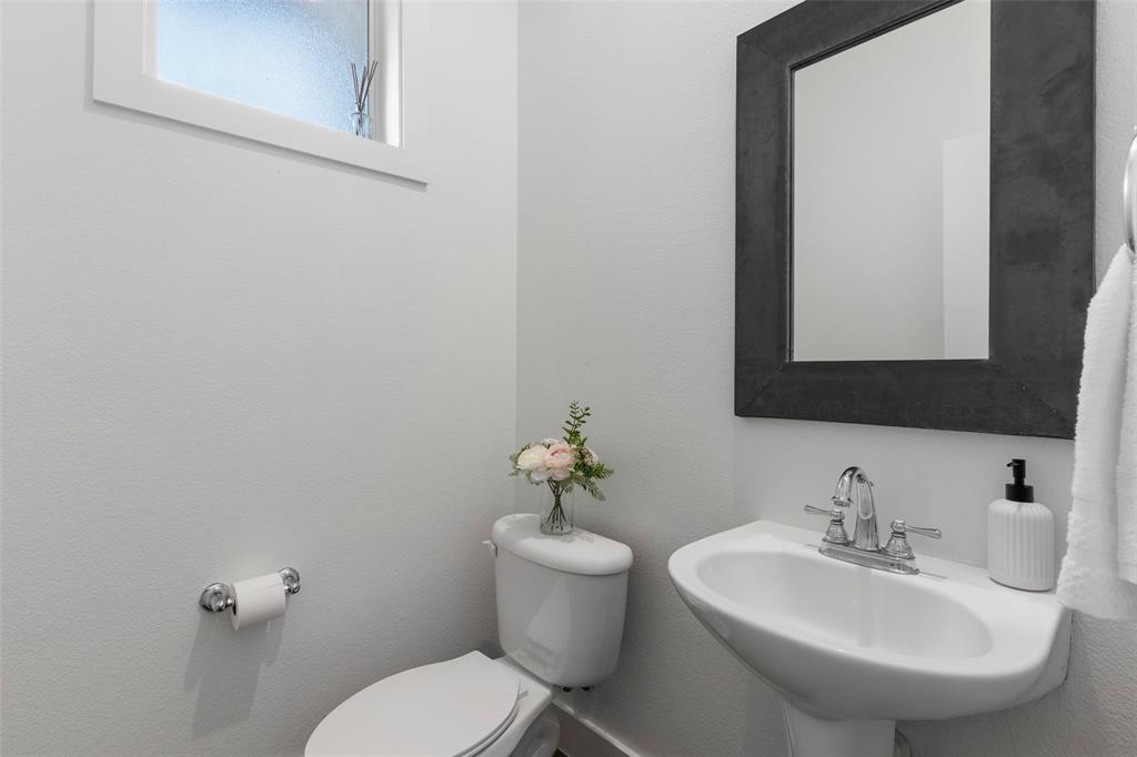 Carreras Twnhms Condos - Residential