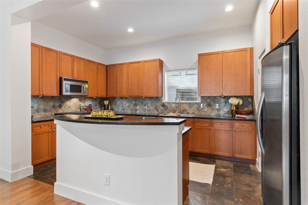 Carreras Twnhms Condos - Residential