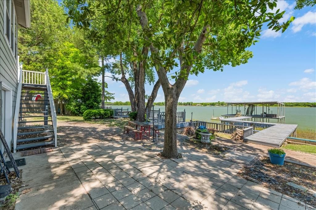 Photo of 1128 W Lake Drive, Weatherford, TX 76087 (MLS # 21214658)