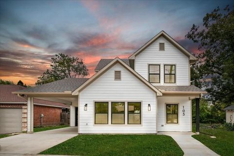 A home in Waxahachie