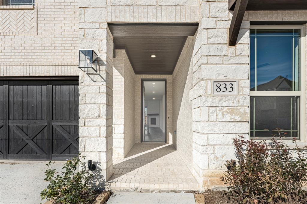 833 Yosemite Drive
