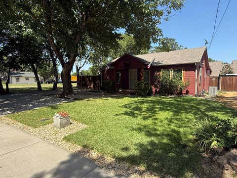 Photo of 528 S Coppell Road, Coppell, TX 75019 (MLS # 21338978)