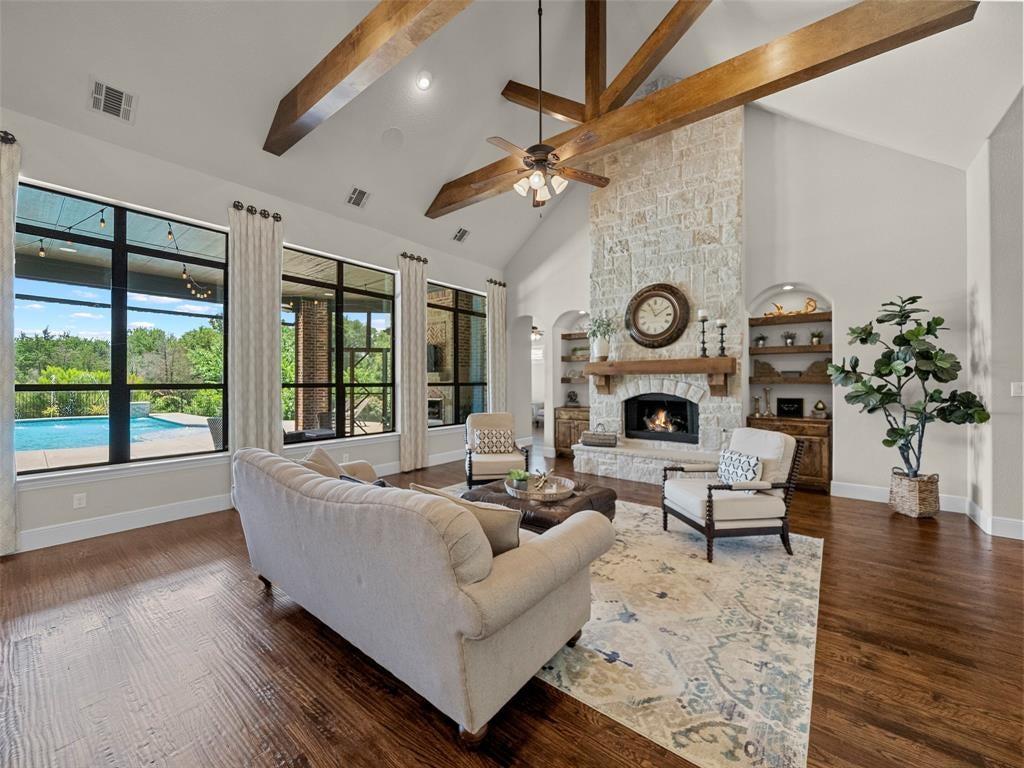 1216 Hicks Trail