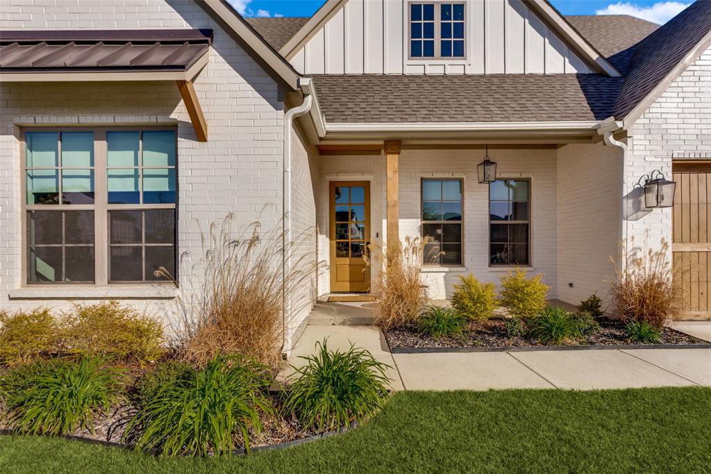 945 Highlands Avenue