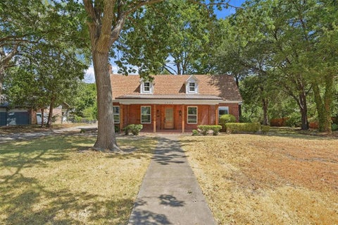 Photo of 1525 N Shannon Street, Sherman, TX 75092 (MLS # 21384318)