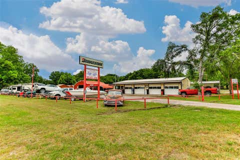 Photo of 59 Shawnee TRL, Whitesboro, TX 76273 (MLS # 21282918)