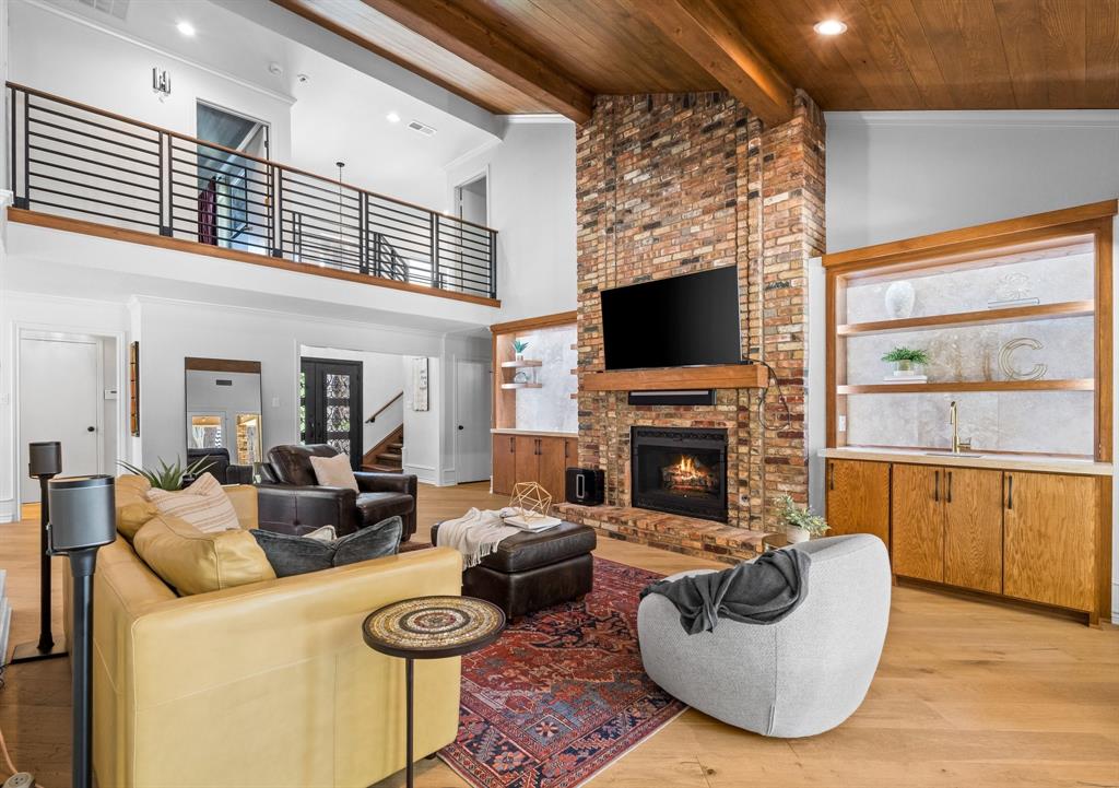 2104 Hillridge Court