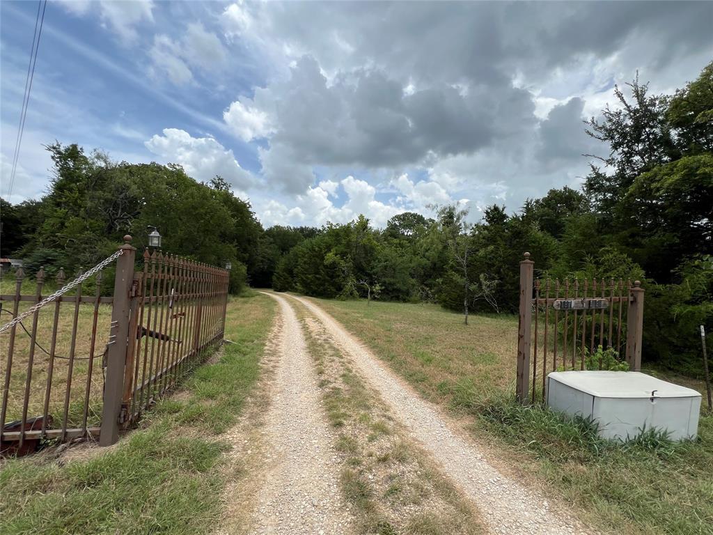 1877 County Road 3092