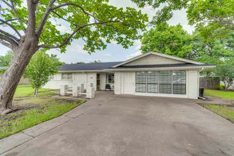 Photo of 1425 Ridgecrest Drive, Midlothian, TX 76065 (MLS # 21307122)