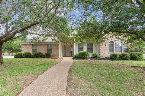 Photo of 10136 Aragon Drive, Waco, TX 76708 (MLS # 21275475)