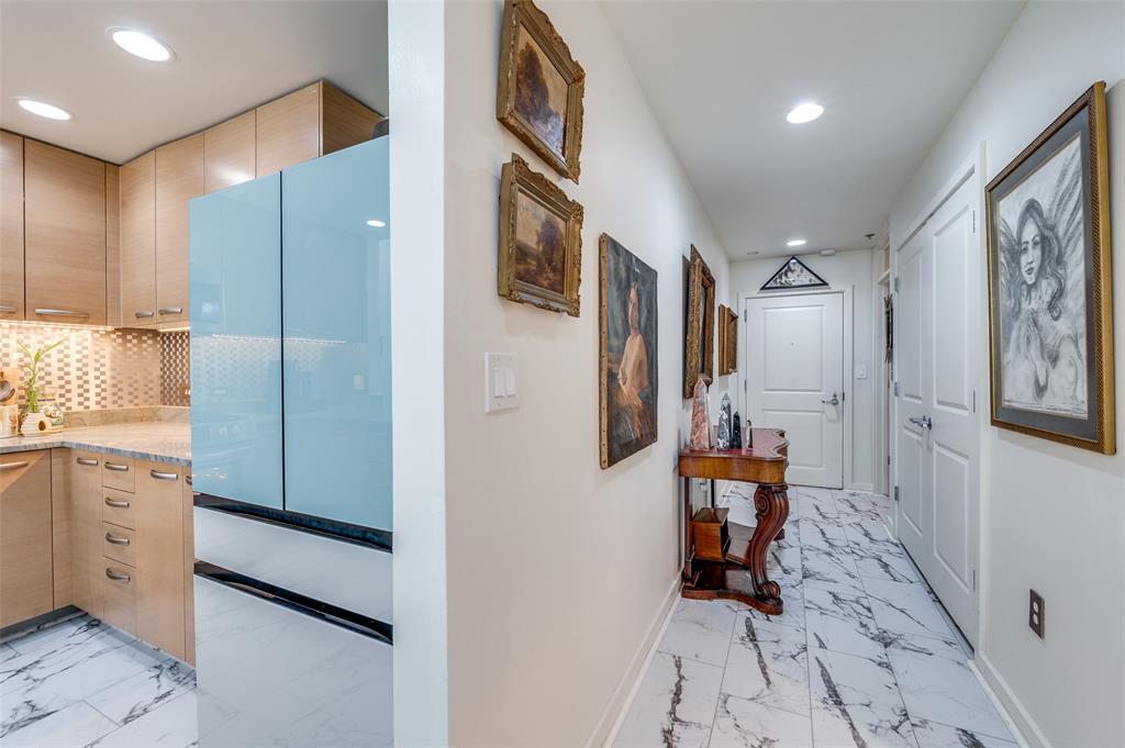 Metropolitan 1200 Main St Condo - Residential