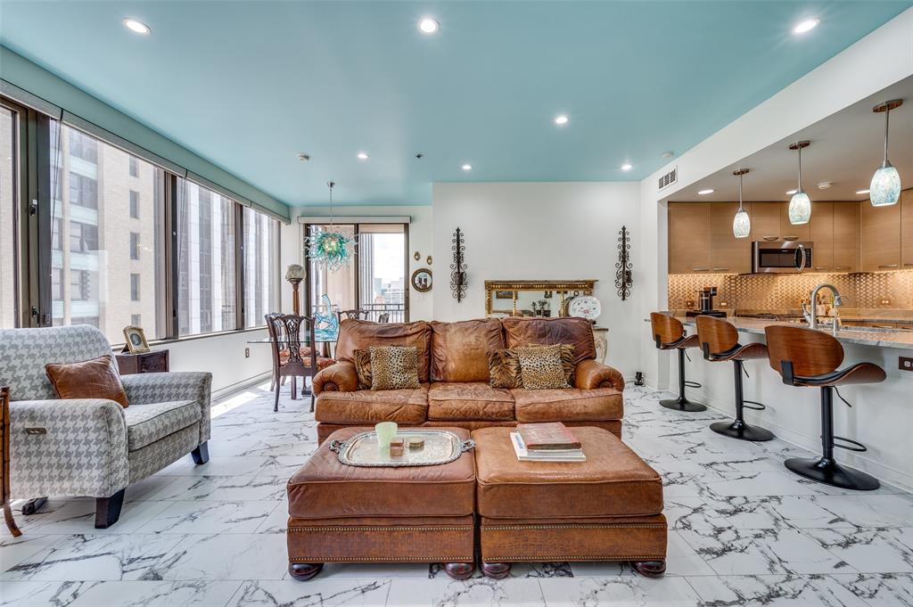 Metropolitan 1200 Main St Condo - Residential