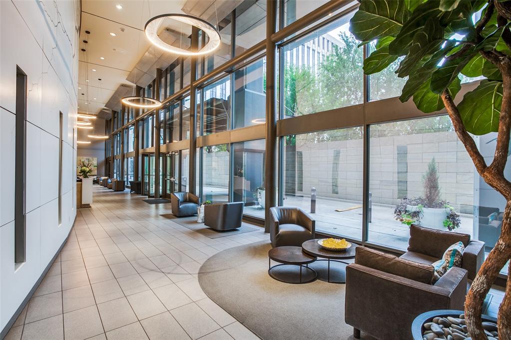 Metropolitan 1200 Main St Condo - Residential