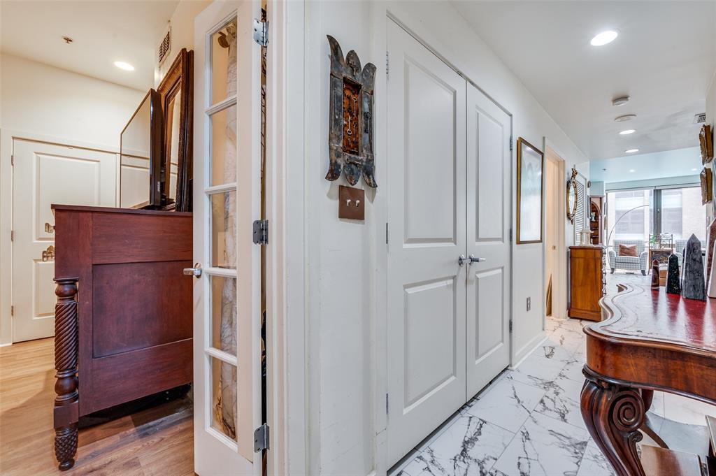 Metropolitan 1200 Main St Condo - Residential