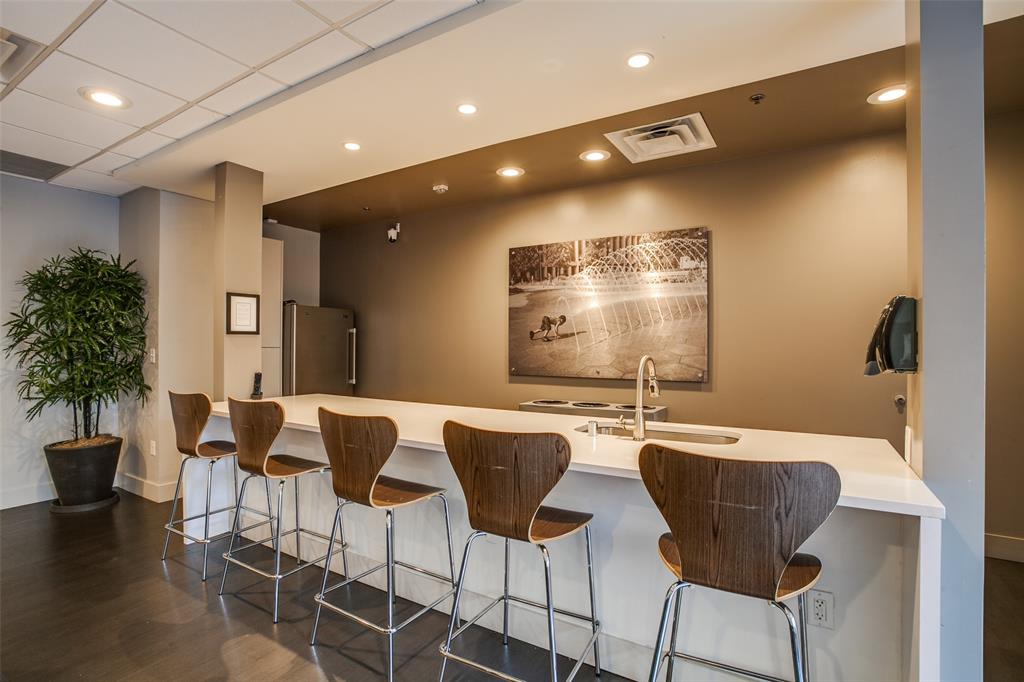 Metropolitan 1200 Main St Condo - Residential