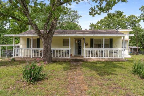 6111 County Road 2610 Bonham TX 75418