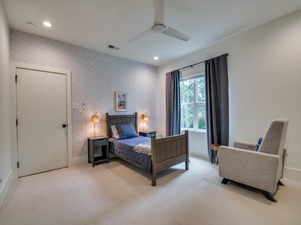 Royal Crest - Residential