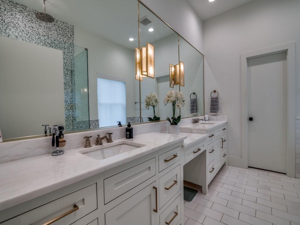 Royal Crest - Residential