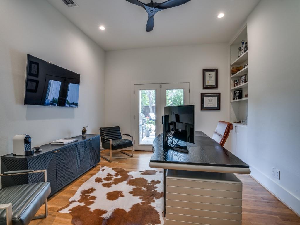 Royal Crest - Residential