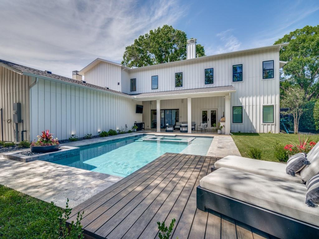 Royal Crest - Residential