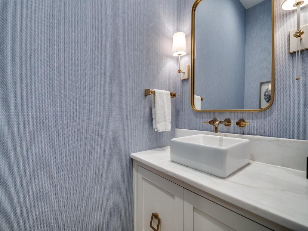 Royal Crest - Residential