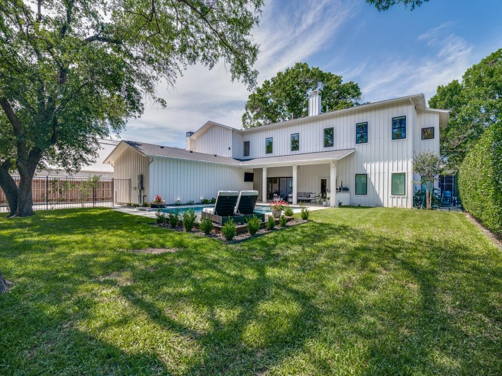 Royal Crest - Residential