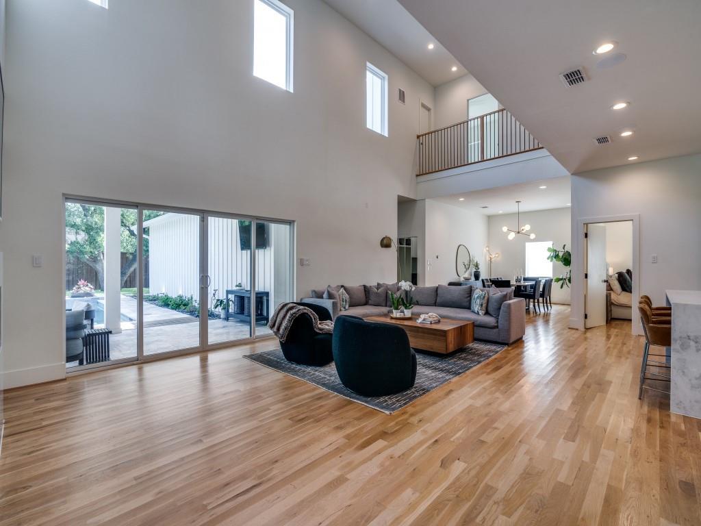 Royal Crest - Residential