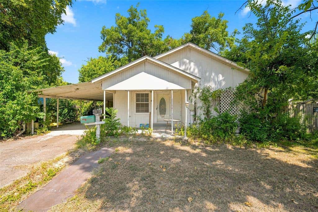 Photo of 405 NE 4th Street, Hubbard, TX 76648 (MLS # 21346748)