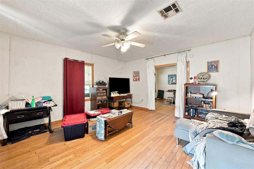 Photo of 405 NE 4th Street, Hubbard, TX 76648 (MLS # 21346748)