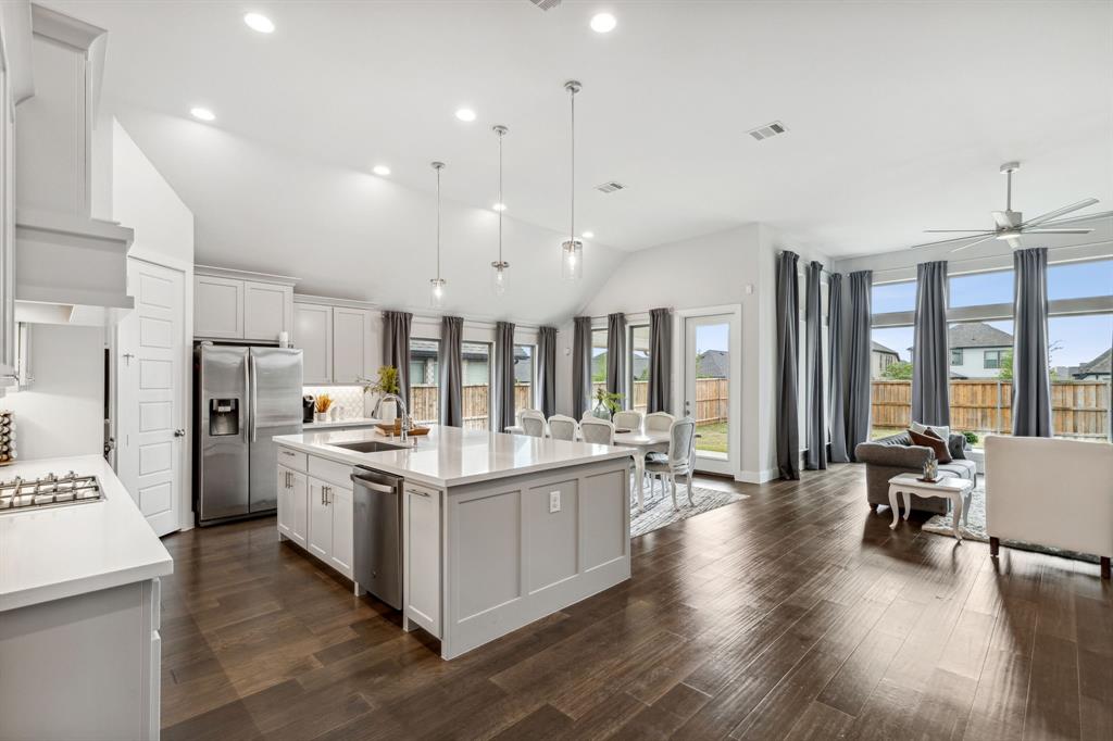 1108 Sandgate Drive