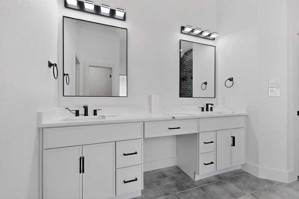 LIN DELL ESTATES - Residential